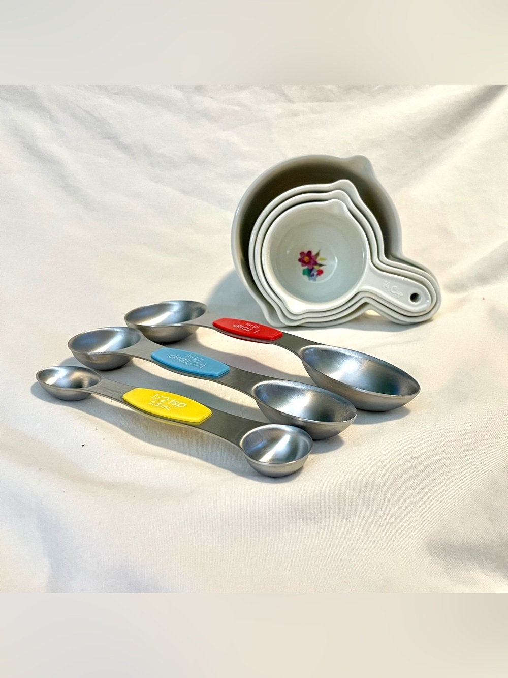 PIONEER WOMAN 7-Piece Melamine Measuring Cups/Stainless Magnetic Spoons - Floral